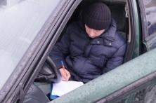 При аресте машины владелец наехал на судебного пристава Район Ленинский dsc08293_201710221032.JPG