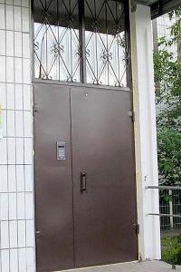 Дверь входная в Ленинском районе 001.jpg